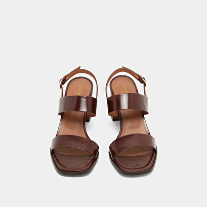 Heeled sandals in cognac glazed leather | valmont