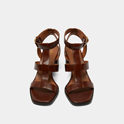 Heeled sandals in brown leather | vilma