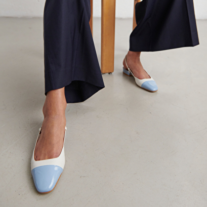 Open back ballet flats in ecru leather and sky blue patent | DHAPOU