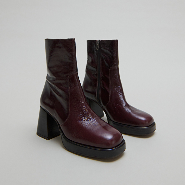 Ankle boots with platforms in dark brown shiny leather | BRIGAND