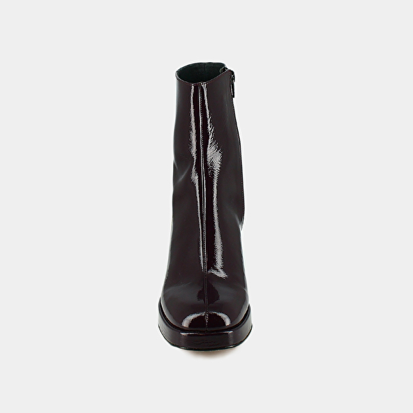 Heeled lowboots in dark purple patent | VORIS