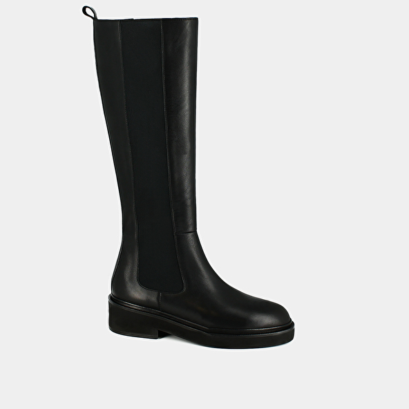 Boots with elastics in black leather | DOLMEN