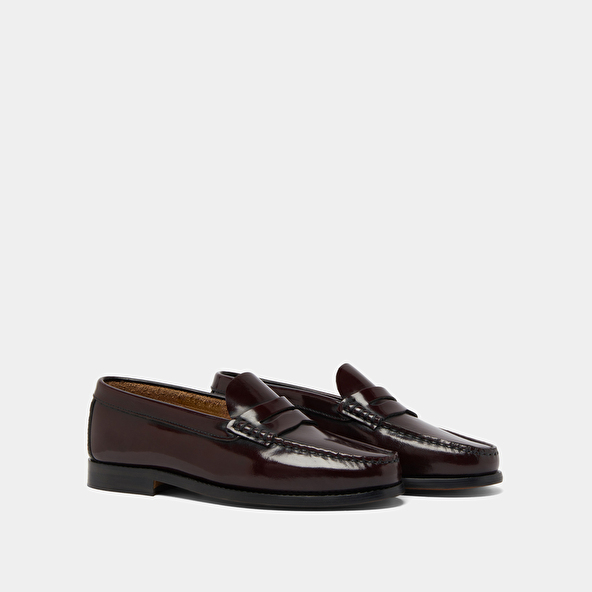 Round-toed loafers in burgundy glazed leather | ODELYA