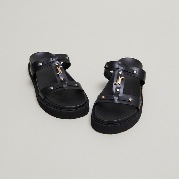Platform sandals in black glazed leather | LUANA