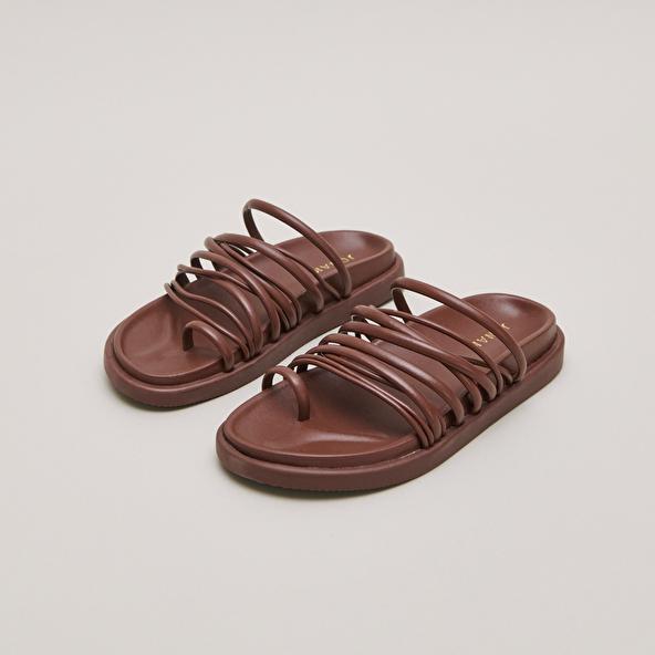 Multi-strap sandals in brown leather | WALKMAN