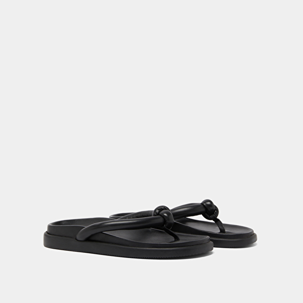 Mules with straps in black leather | WOODLAND