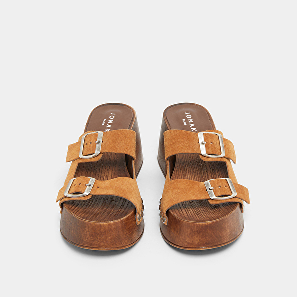 Platform mules with open toes en croute cognac | ELLA