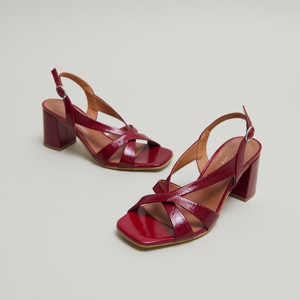 Heeled sandals in carmine red leather shiny leather | VANITY