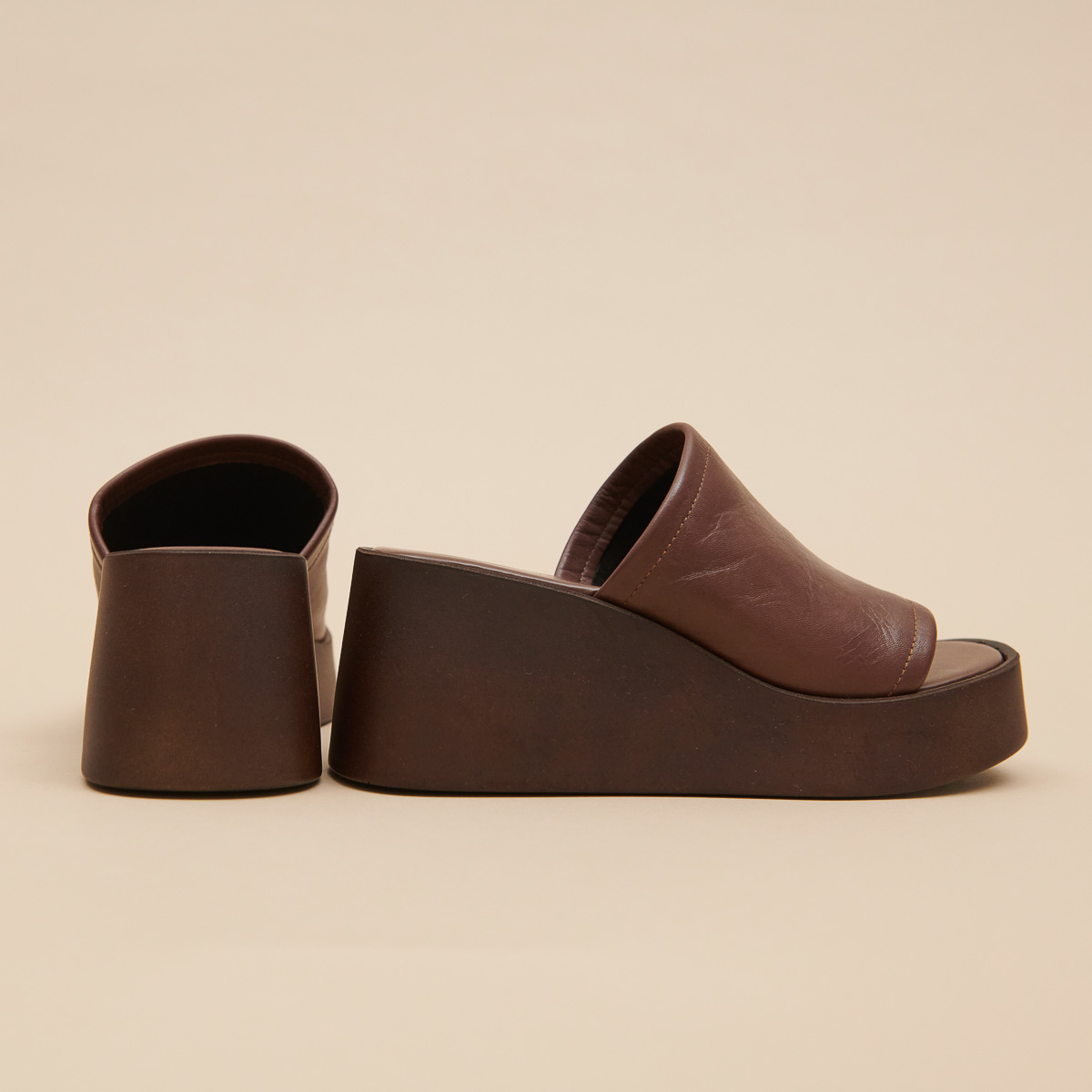 Wedge mules in dark brown leather | EUGENE