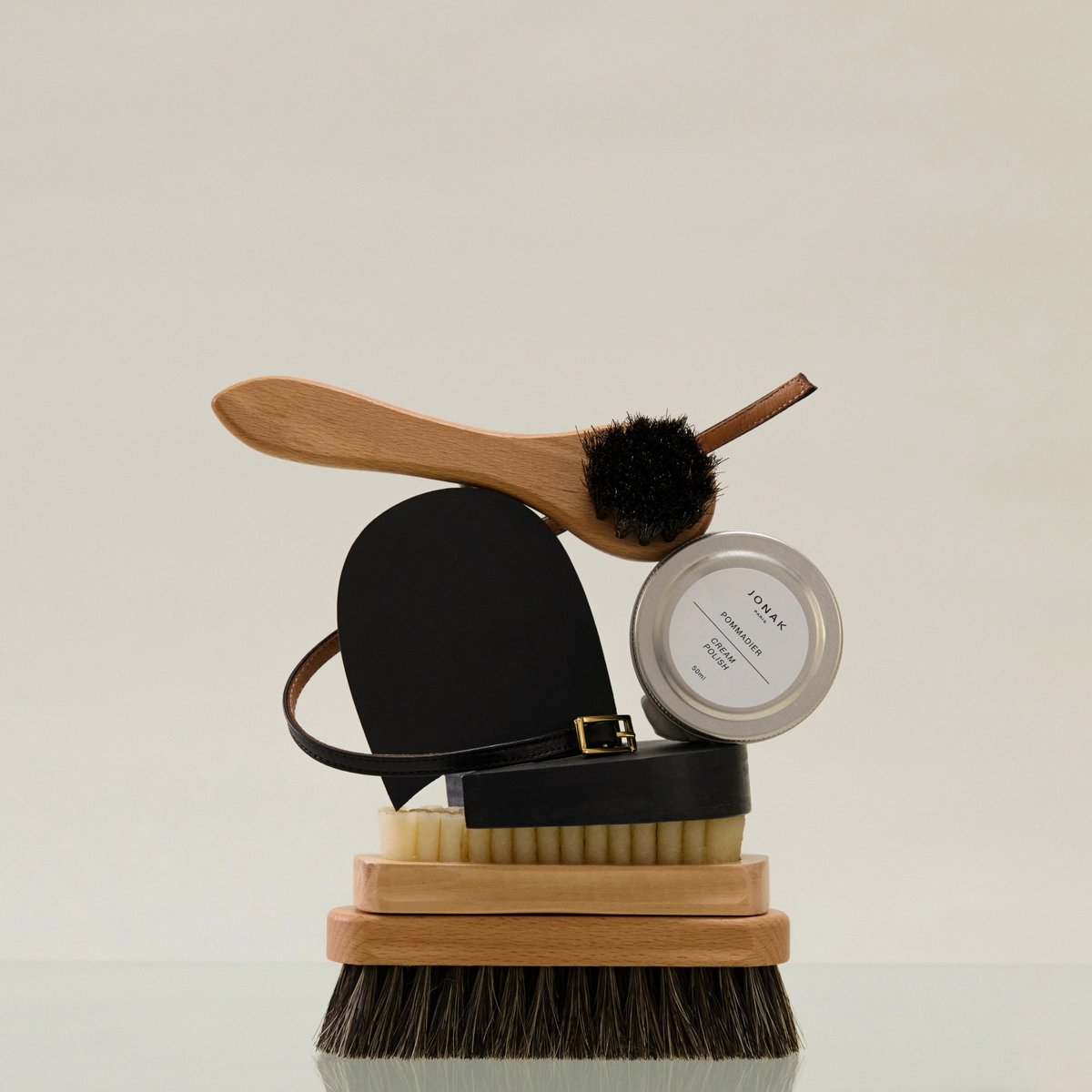 Cream polish moisturizes and revives your leather | cream polish