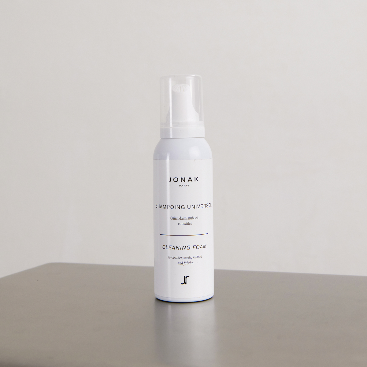 Cleaning foam cleans and removes stains | cleaning foam