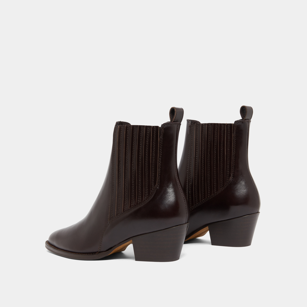 Boots à petits talons biseautés et élastiques in dark brown leather | BAILEY