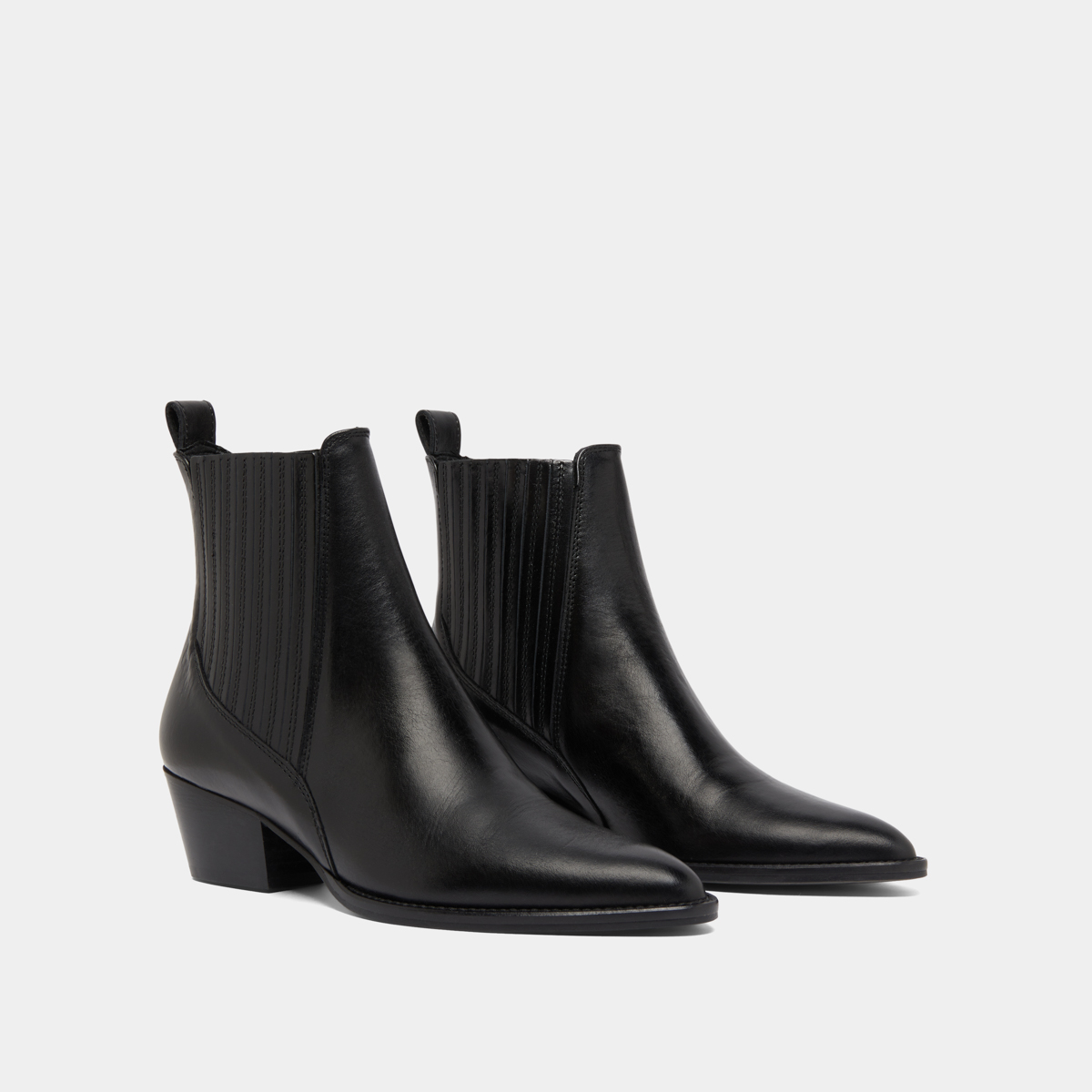 Lowboots with small beveled heels and elastics in black leather | BAILEY