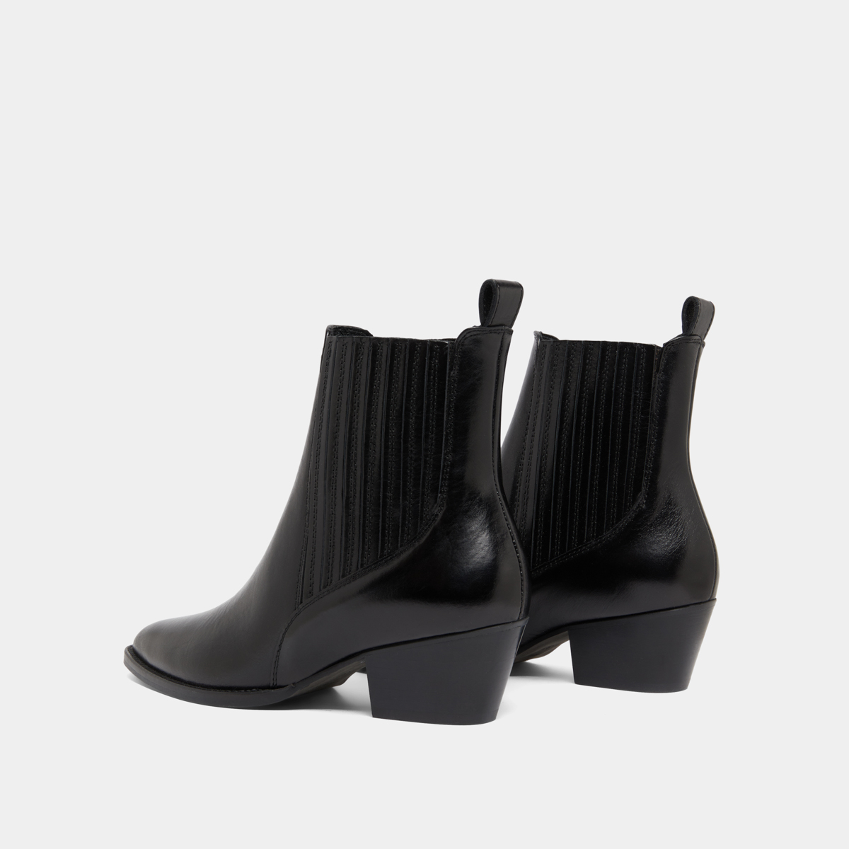 Lowboots with small beveled heels and elastics in black leather | BAILEY