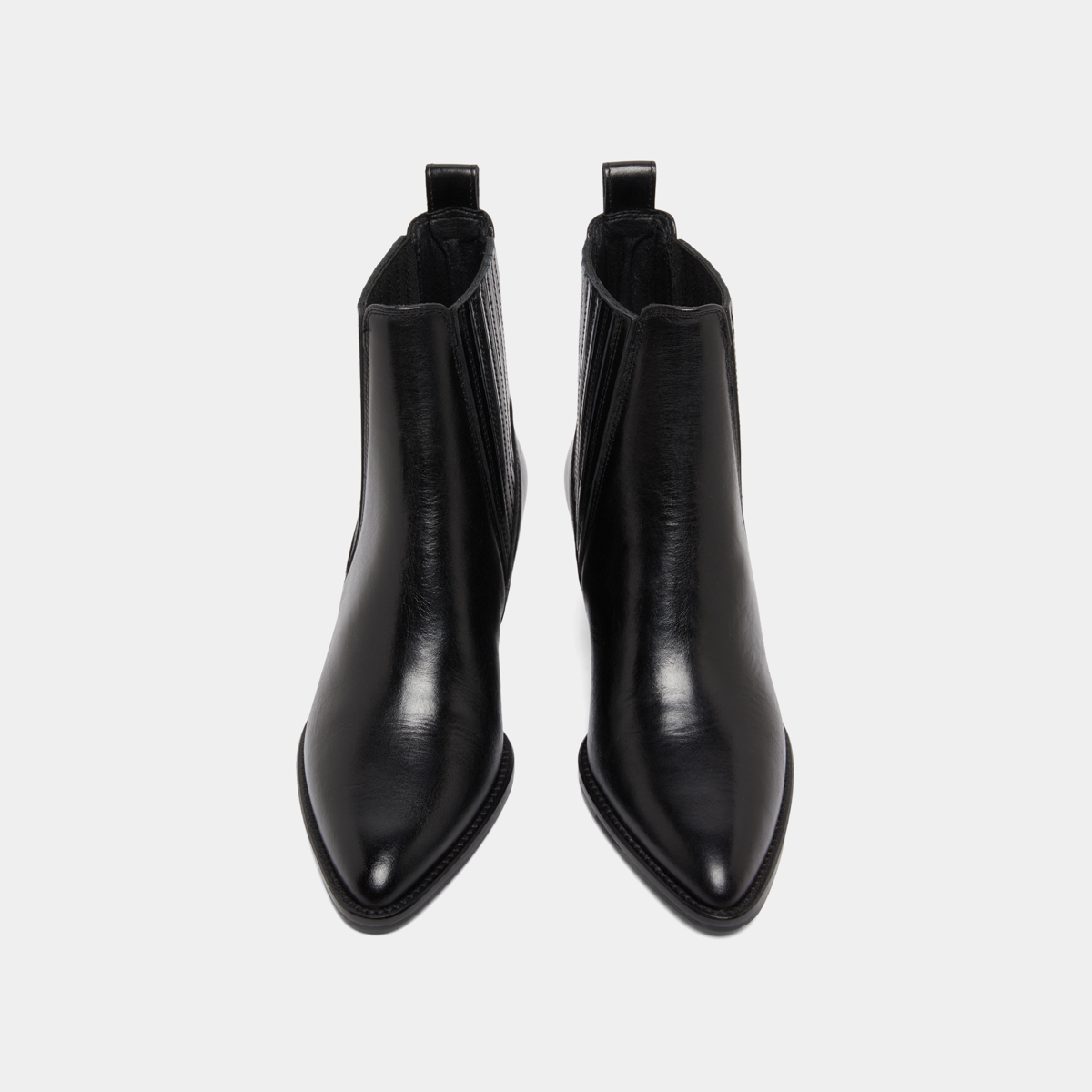 Lowboots with small beveled heels and elastics in black leather | BAILEY