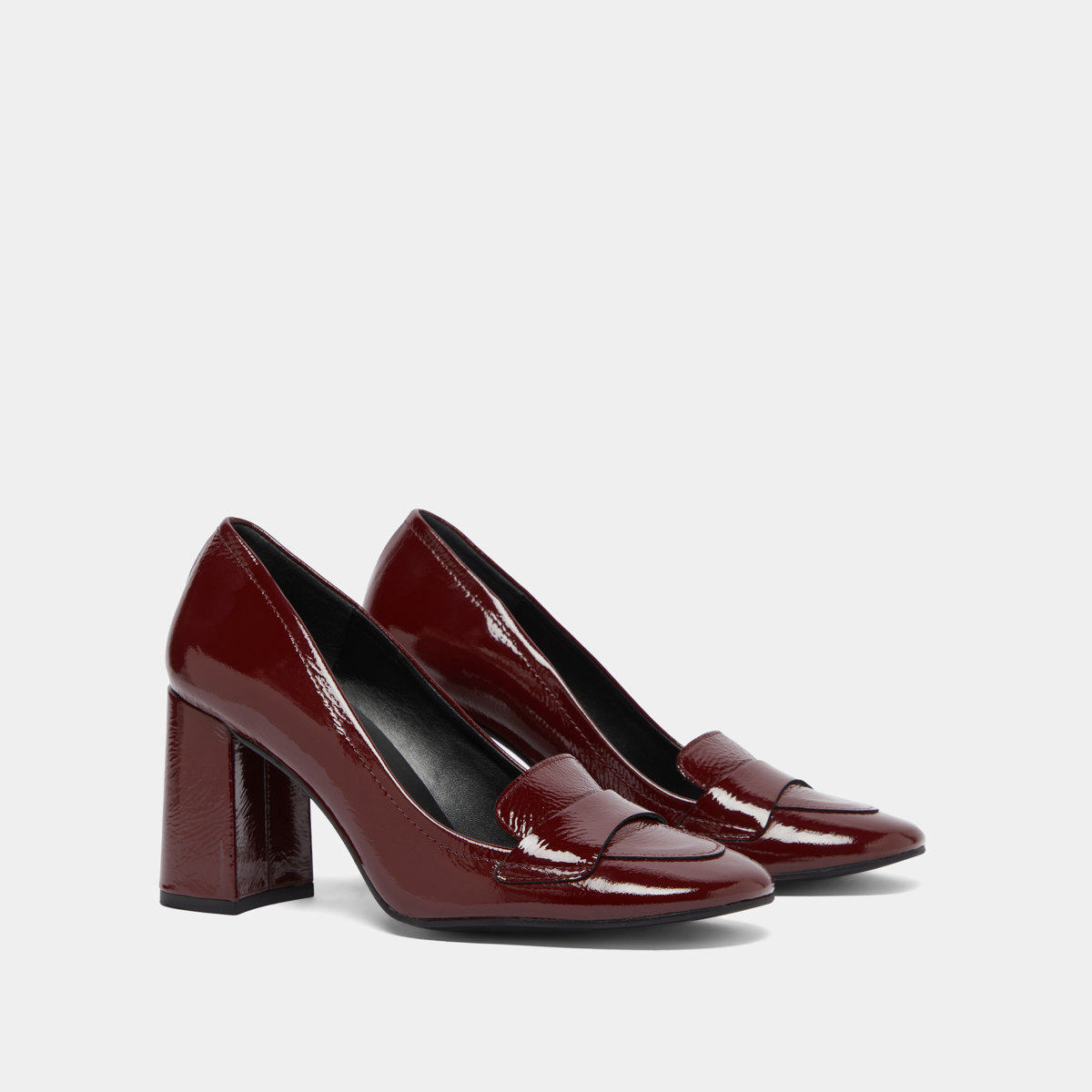 Mocassins &agrave; talons et bouts carr&eacute;s in burgundy pleated patent | BISE