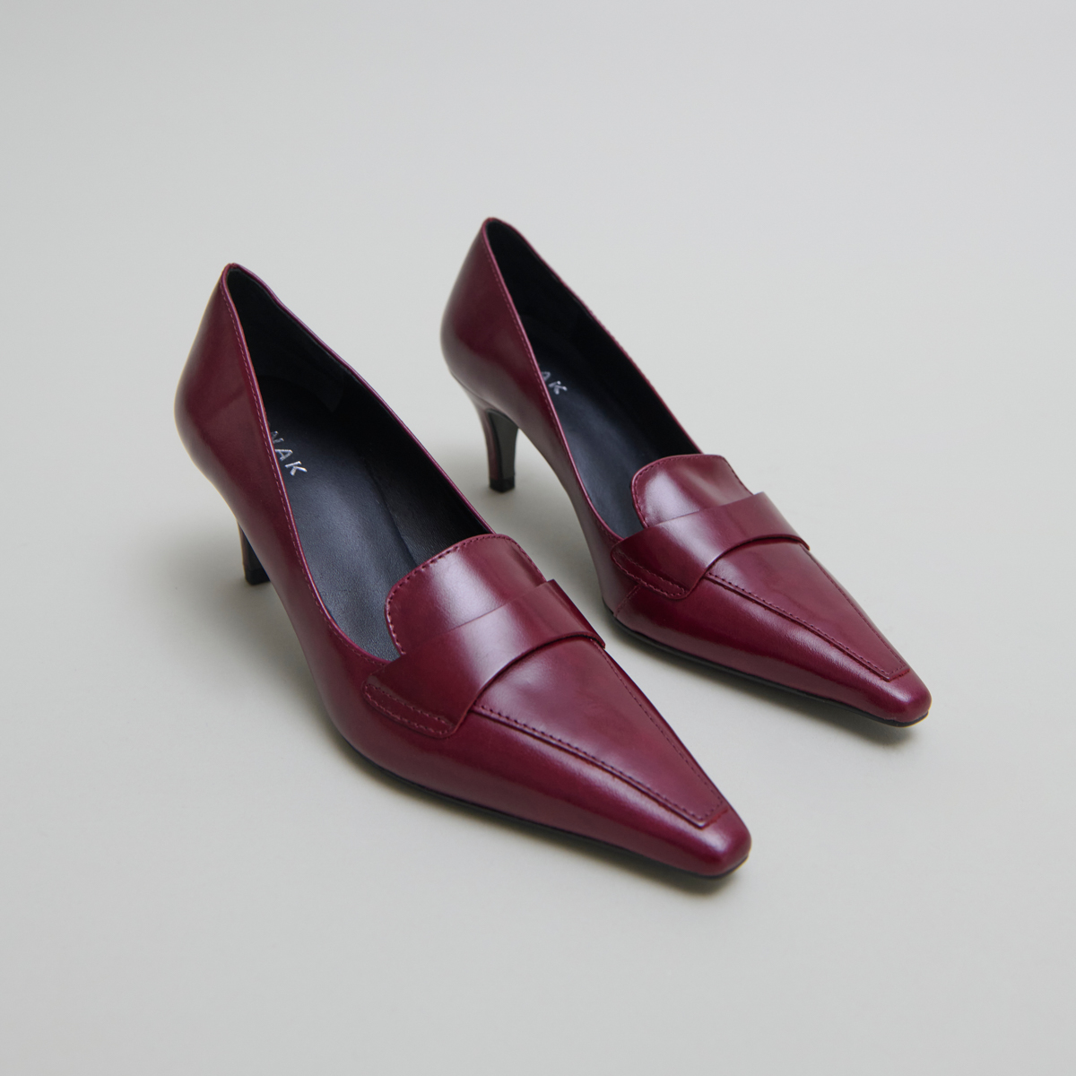 Escarpins à pattes in burgundy leather | BLONDIE