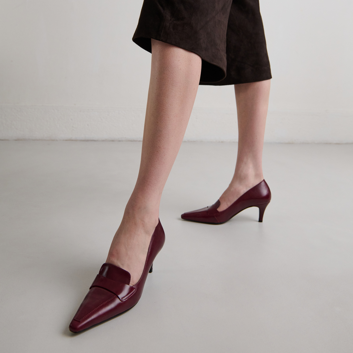Escarpins à pattes in burgundy leather | BLONDIE