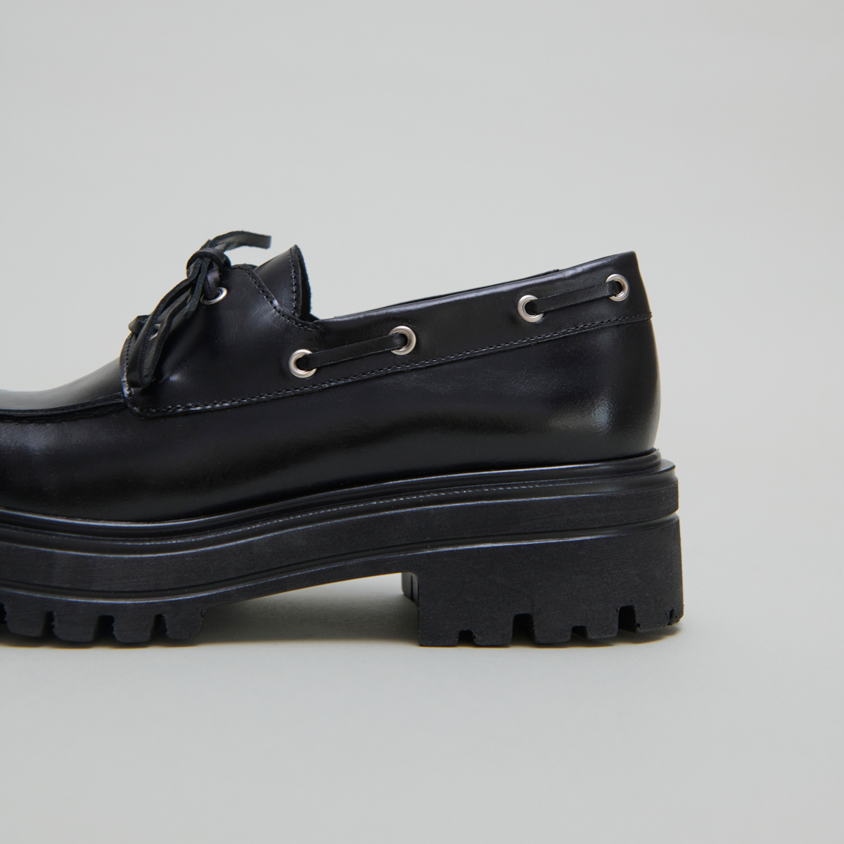 Derbies à lacets in black leather | ANGELUS