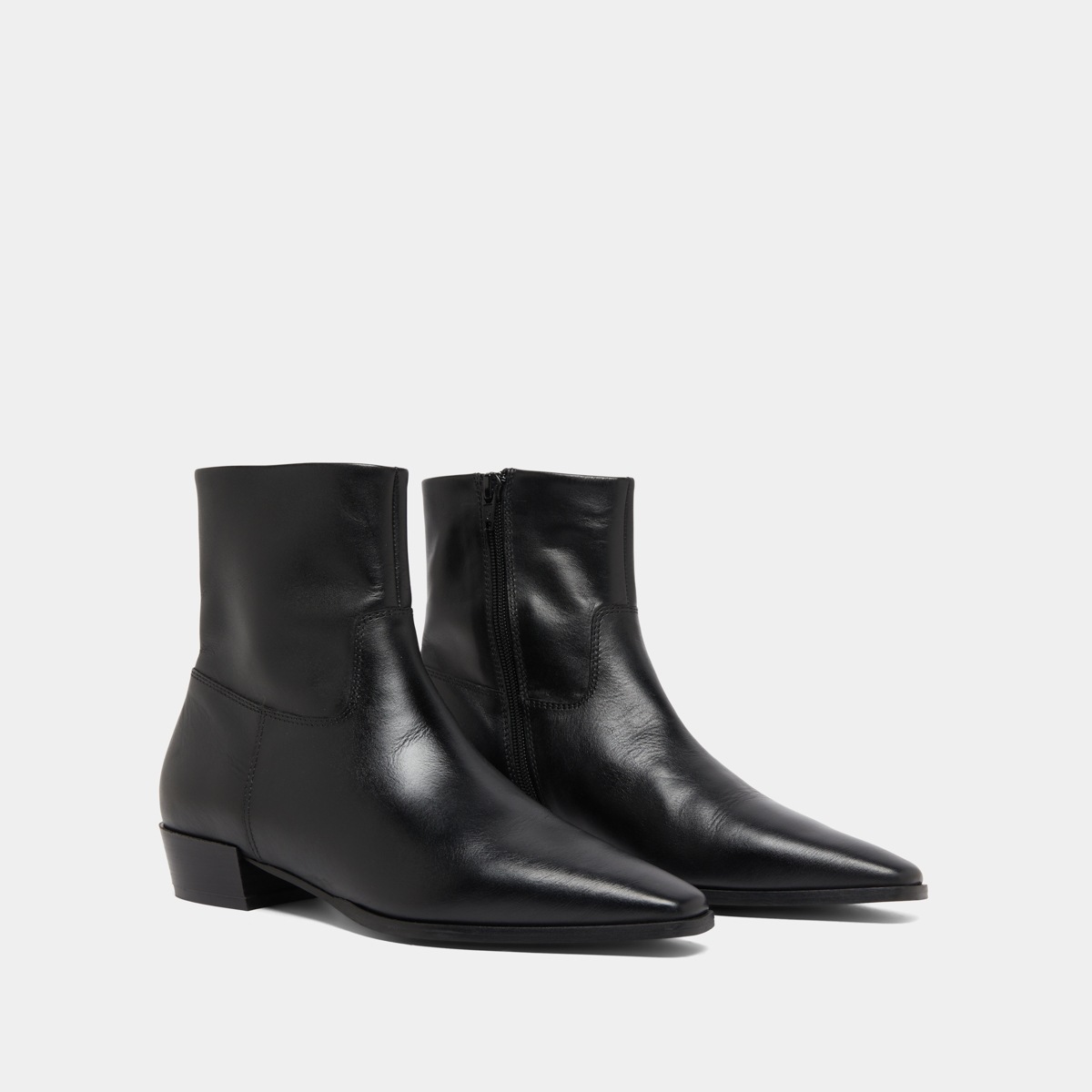 Boots à bouts pointus in black leather | PACHA