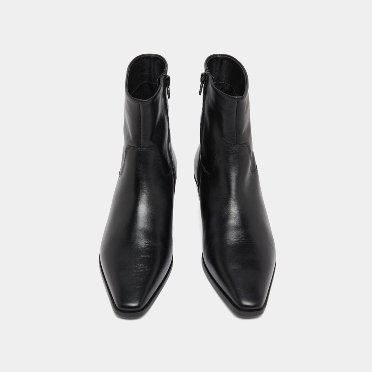 Boots à bouts pointus in black leather | PACHA