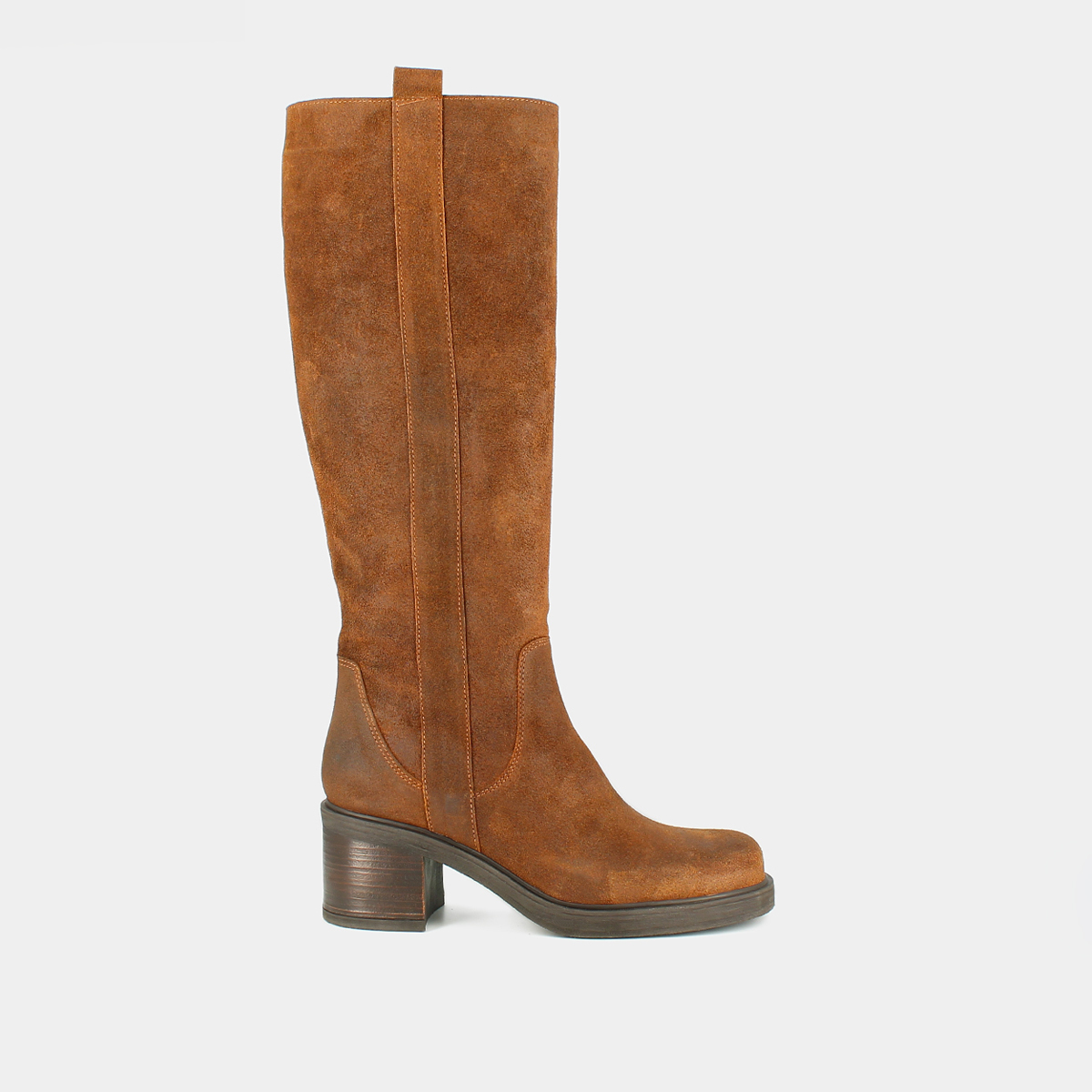 Bottes à bouts carrés et élastiques in tabac laminated suede | PANACHE
