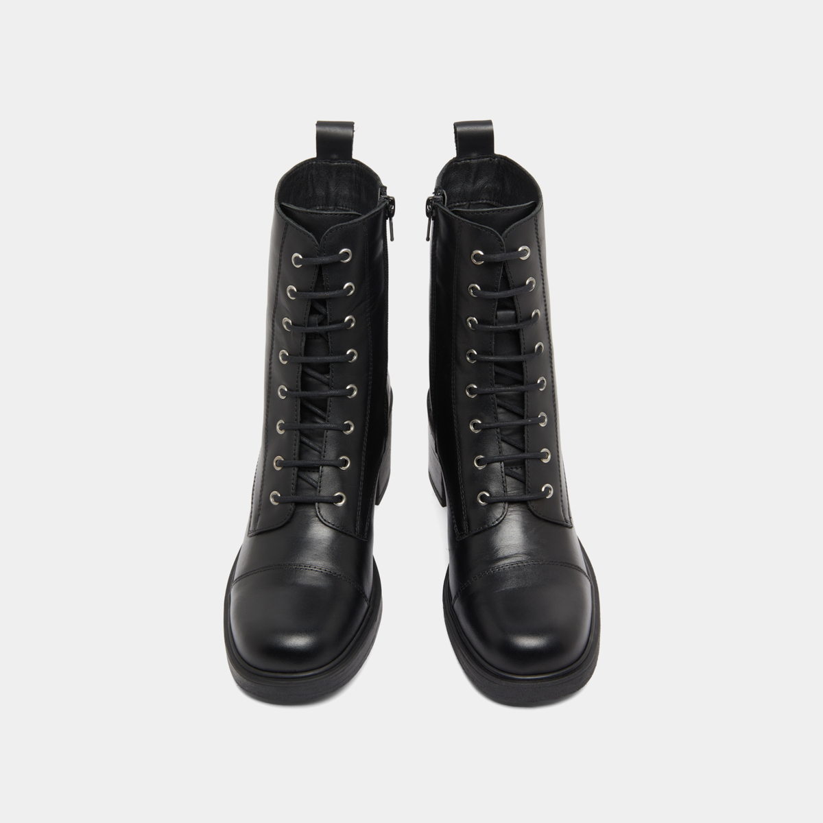 Bottines à lacets et élastiques arrières... in black leather | PANAME