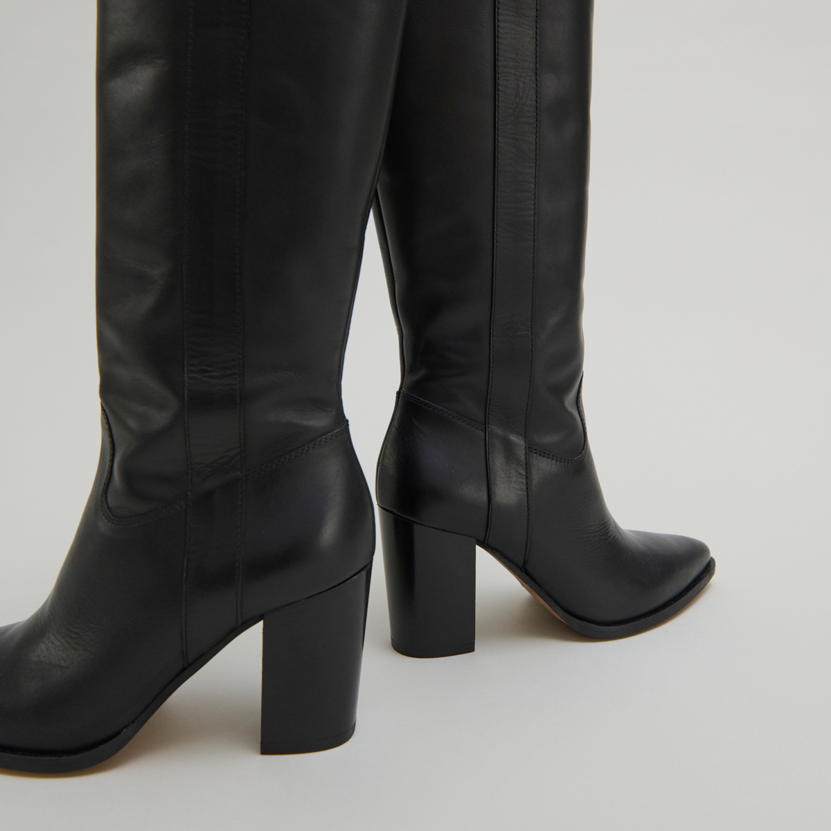 Bottes à hauts talons et bouts pointus in black leather | PECHE