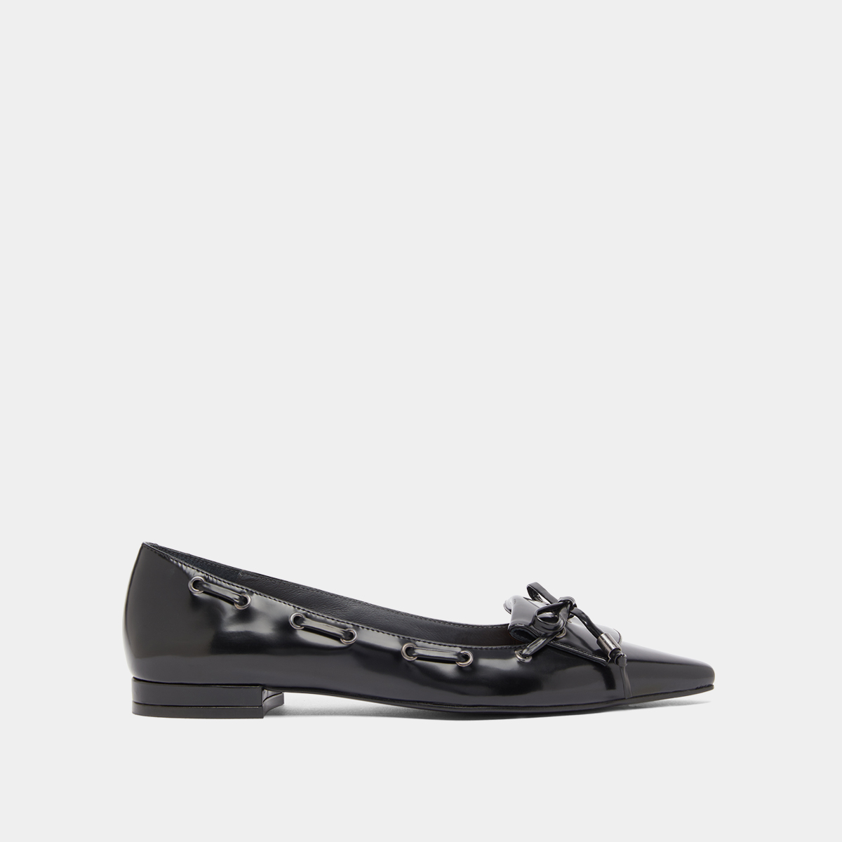 Ballerines à lacets in black glazed leather | DYNAMO