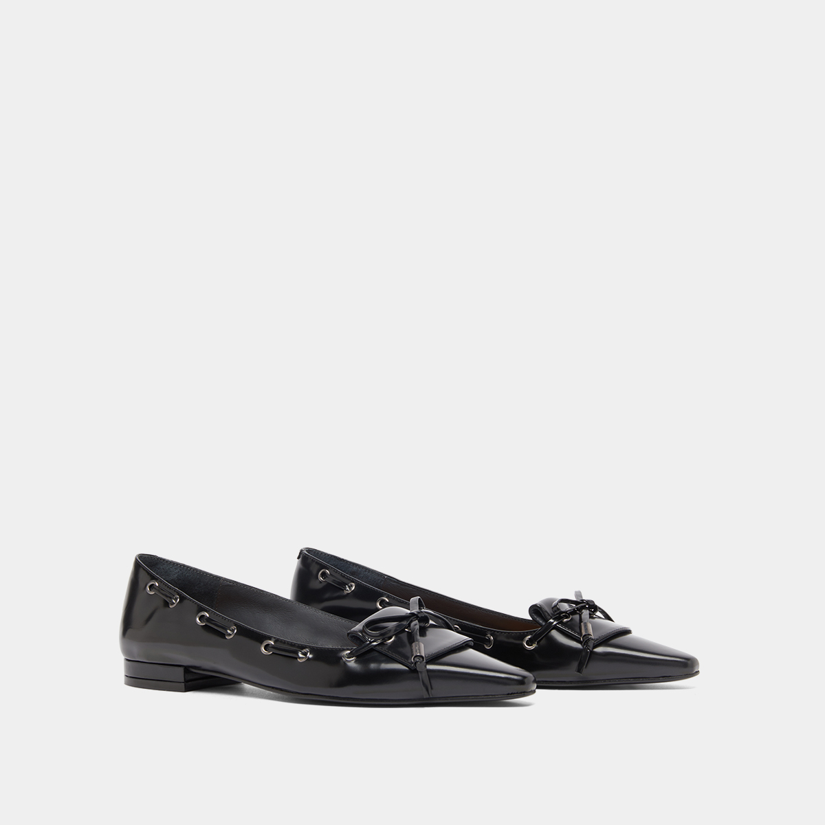 Ballerines à lacets in black glazed leather | DYNAMO