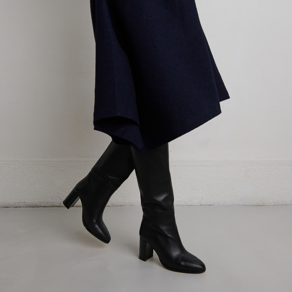 Bottes hautes à bouts arrondis in black leather | VENTURA