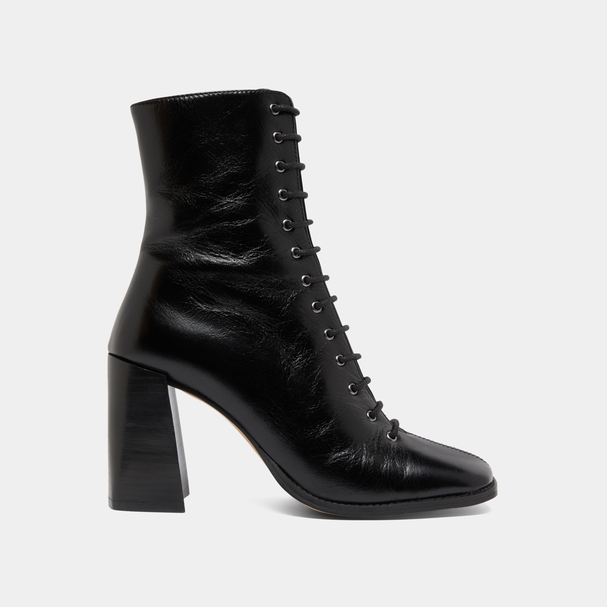 Bottines à talons lacées in black distressed leather | VANDELLE