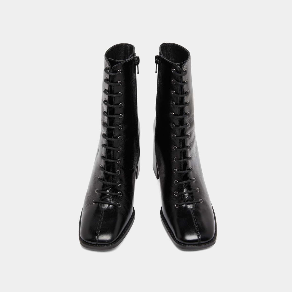 Bottines à talons lacées in black distressed leather | VANDELLE