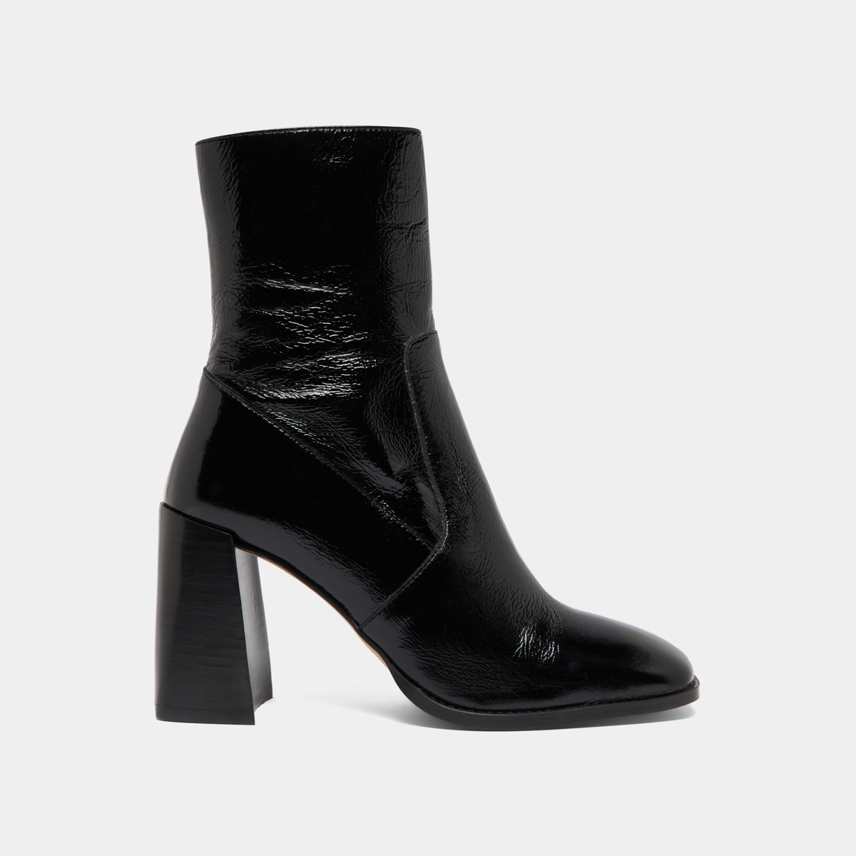 Heeled ankle boots with square toes in black shiny leather | VIDAL