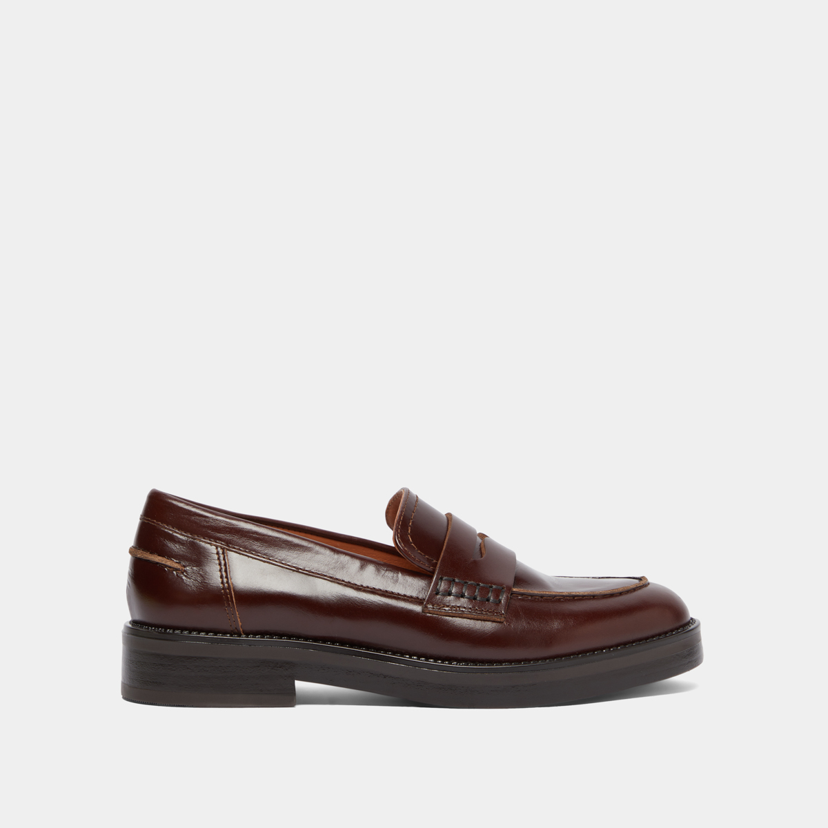 Round-toed loafers in brown leather | MIRNA