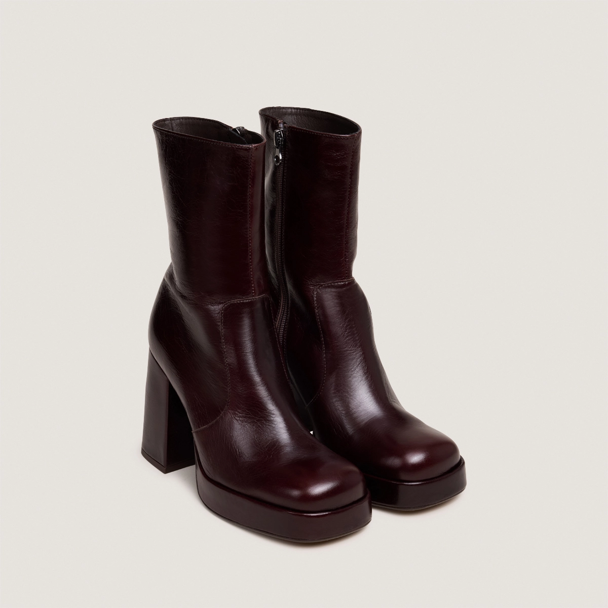 Heeled ankle boots with square toes in chocolate distressed leather | BEN