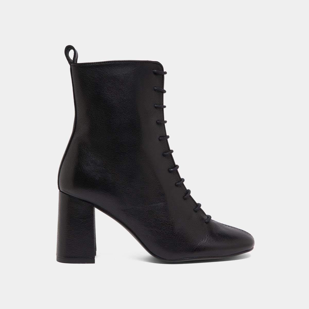 Bottines &agrave; talons et &agrave; lacets in black leather | BOSE