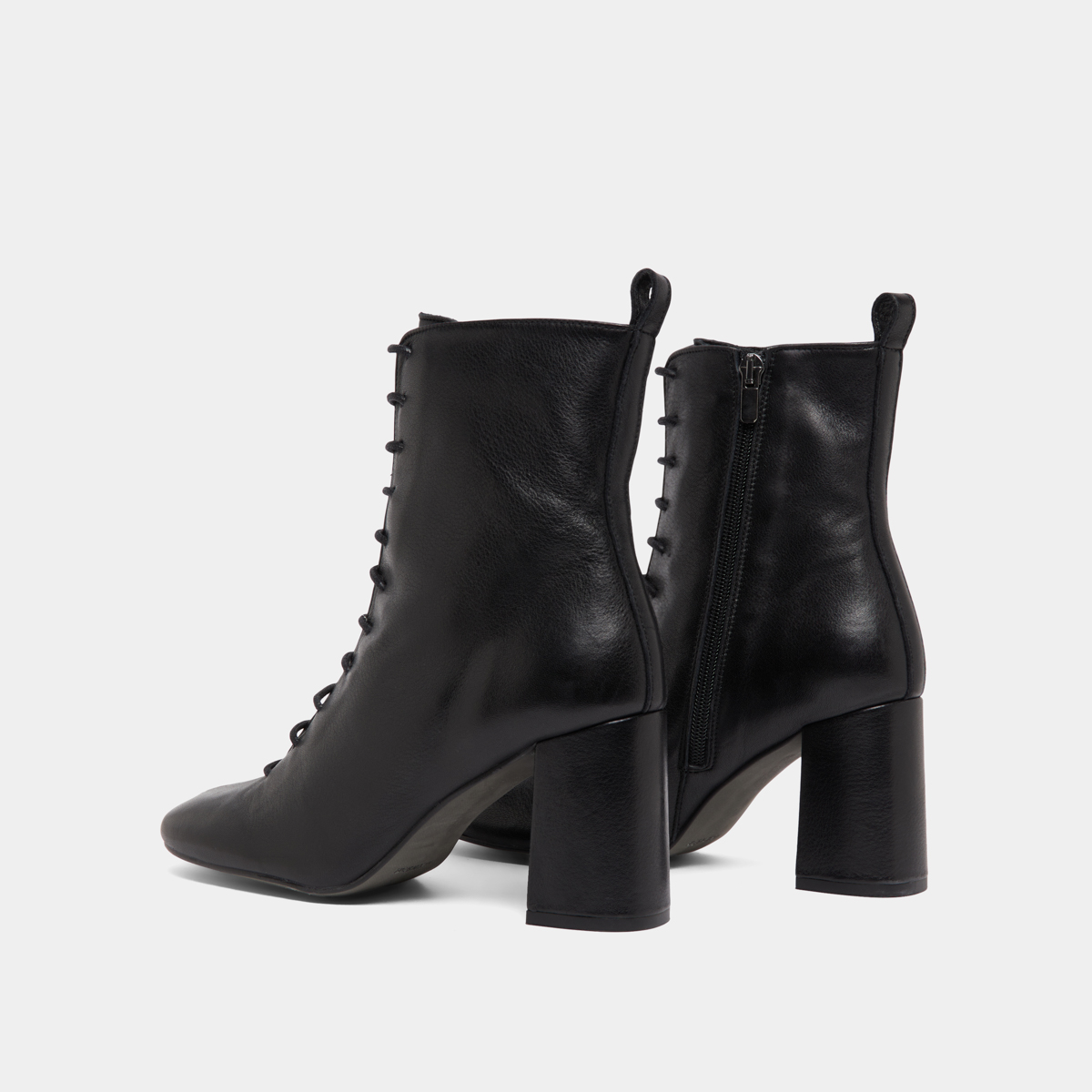 Bottines &agrave; talons et &agrave; lacets in black leather | BOSE