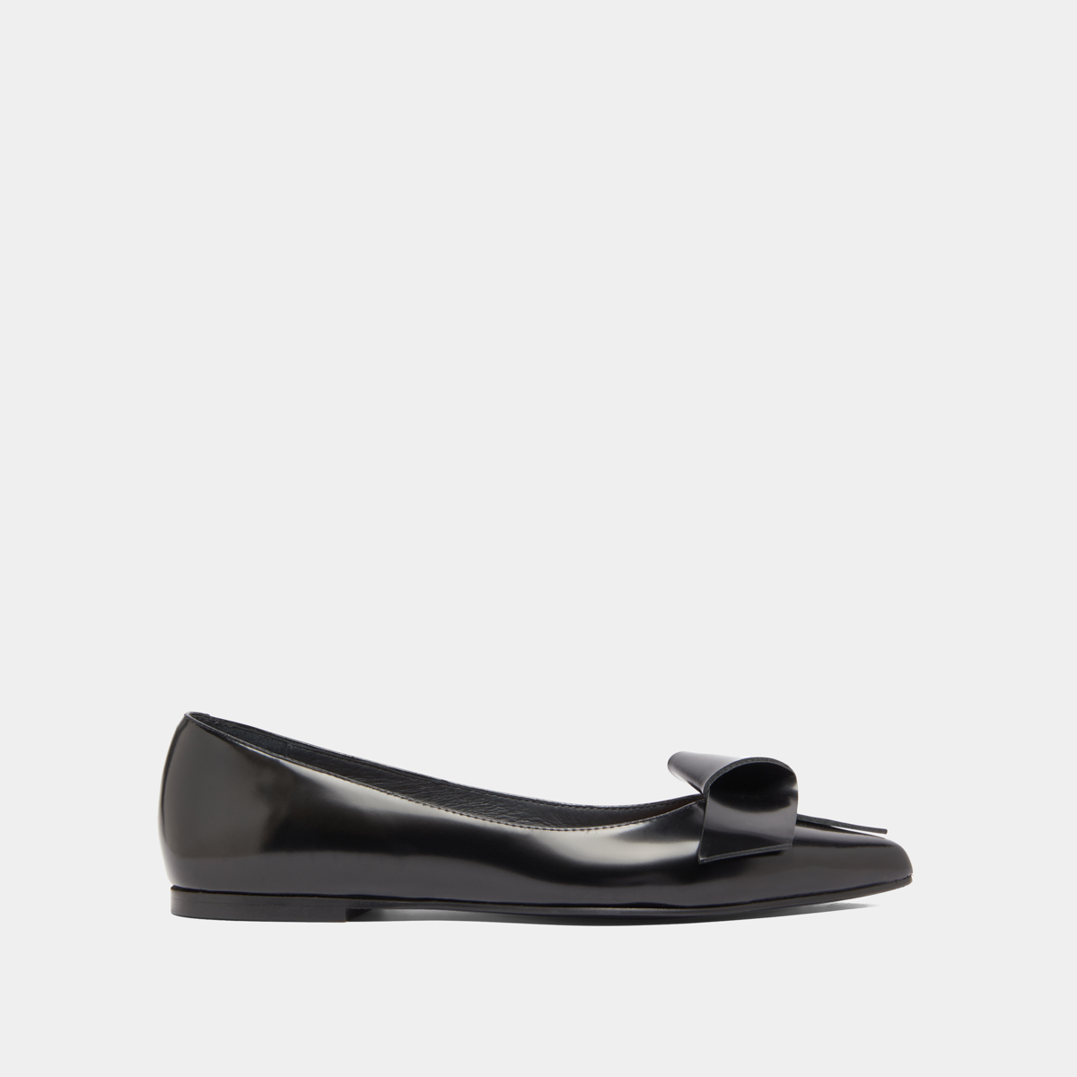 Ballerines à bouts pointus in black glazed leather | DEMO