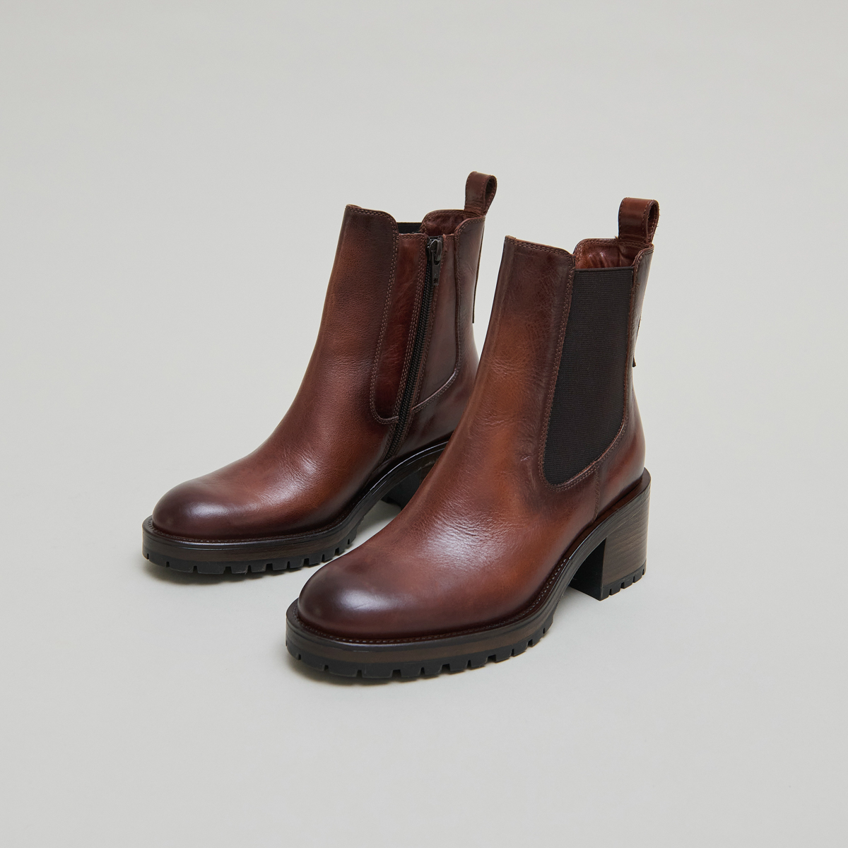 Lowboots with elastic bands in cognac patinated leather | CECILE