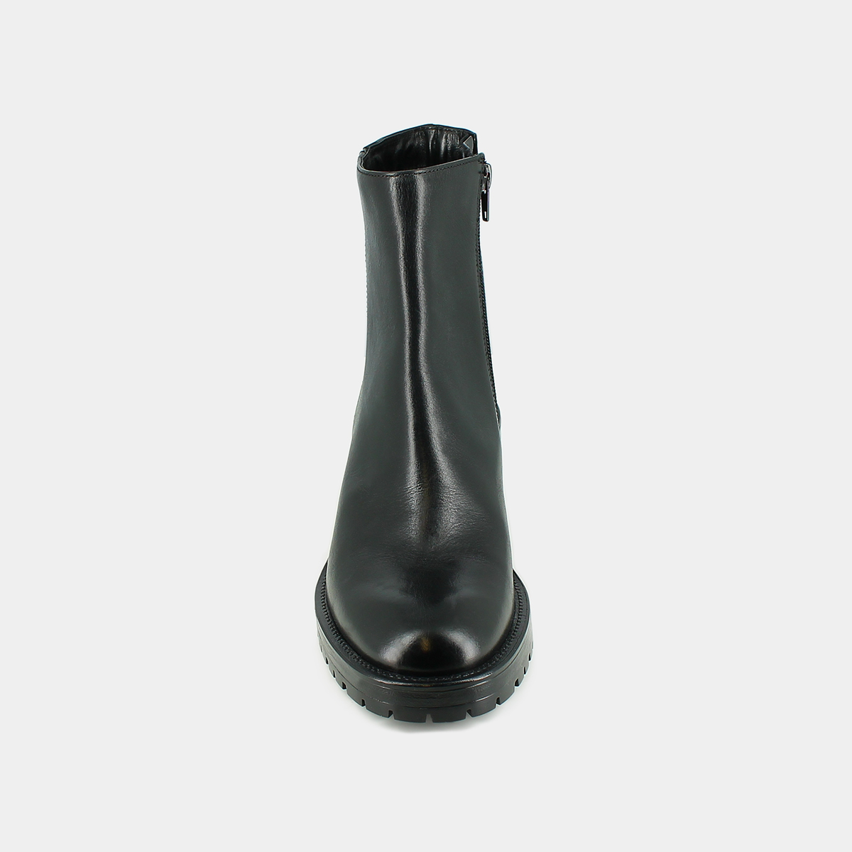 Lowboots with heels in black leather | CECILIA