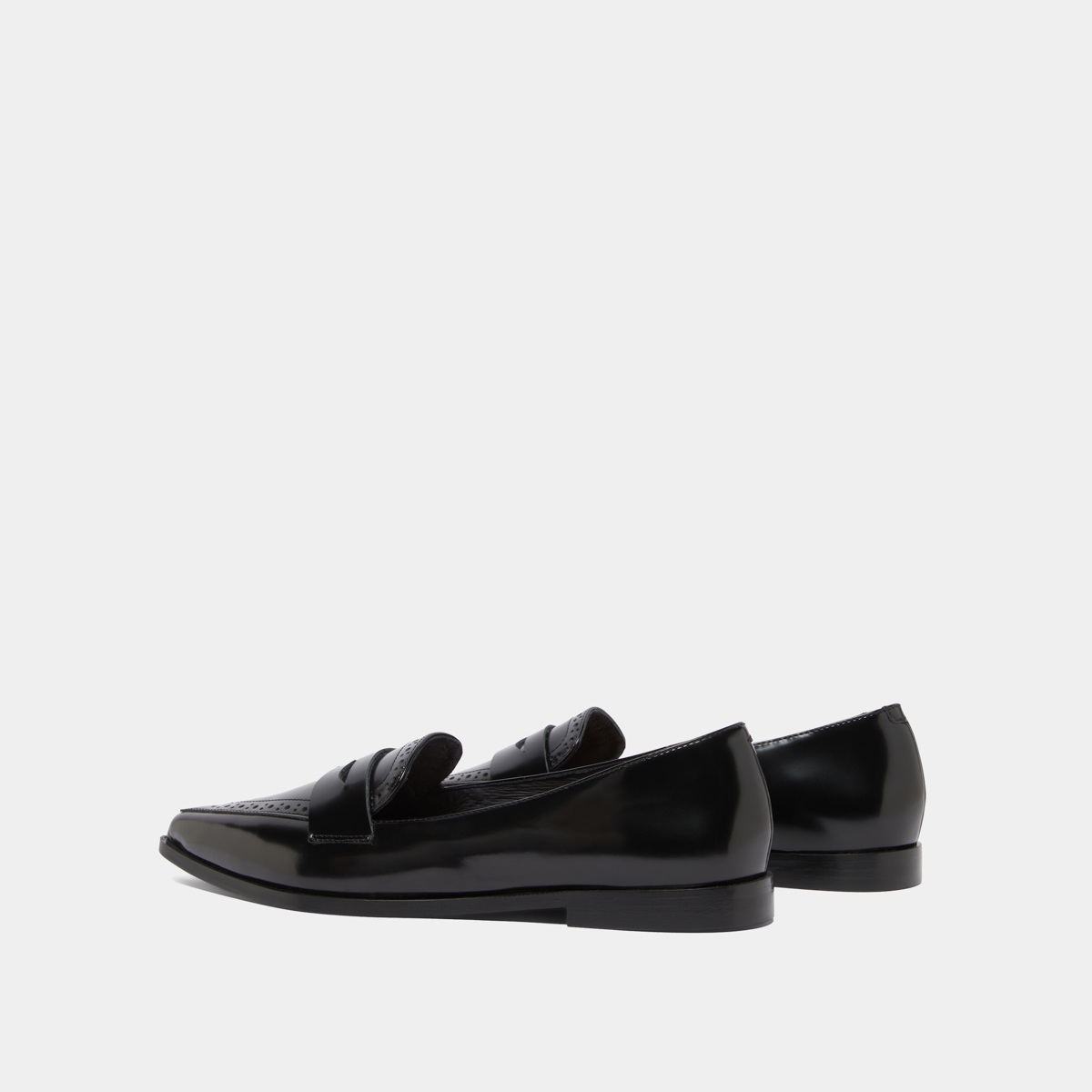 Mocassins à bouts pointus in black glazed leather | DALINA