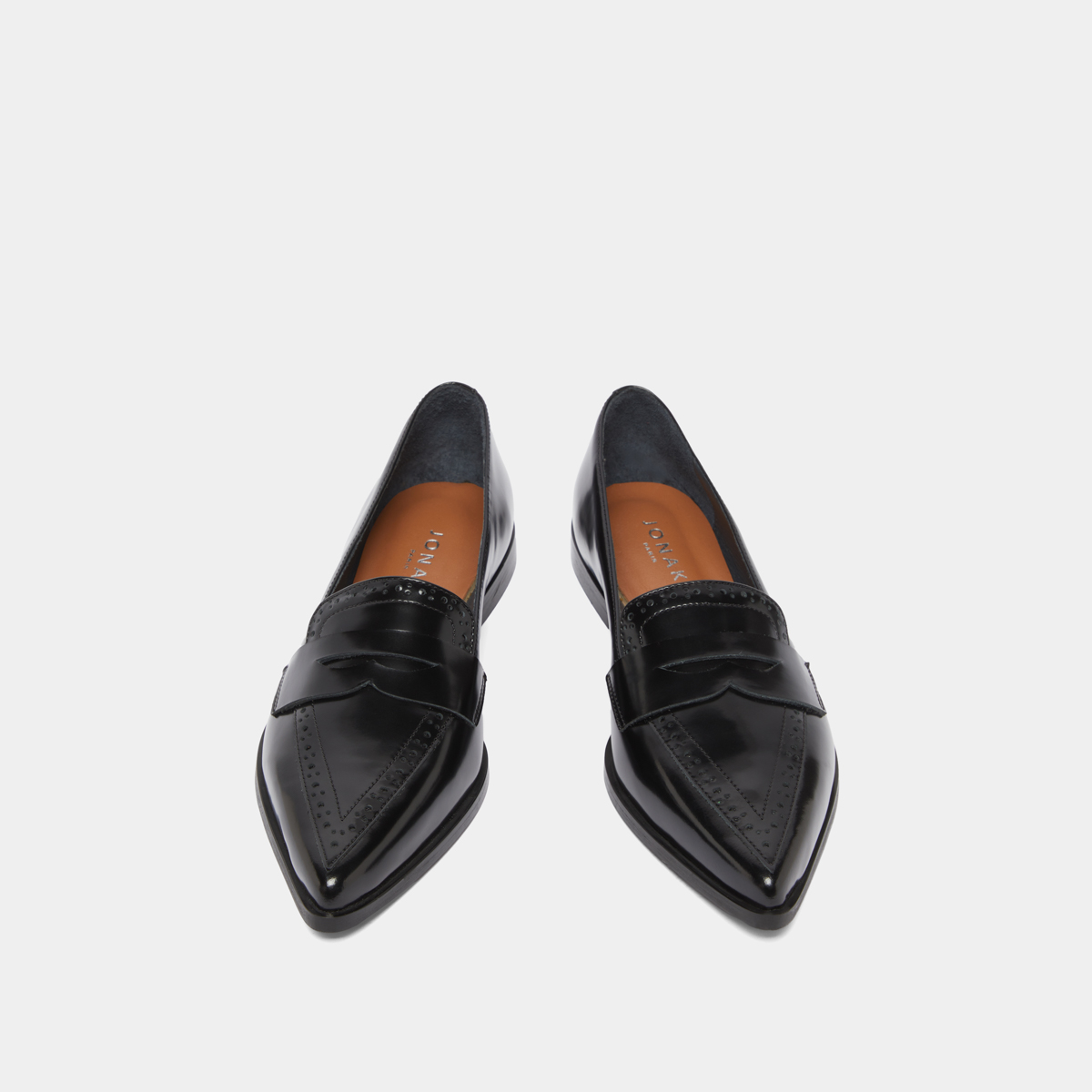 Mocassins à bouts pointus in black glazed leather | DALINA