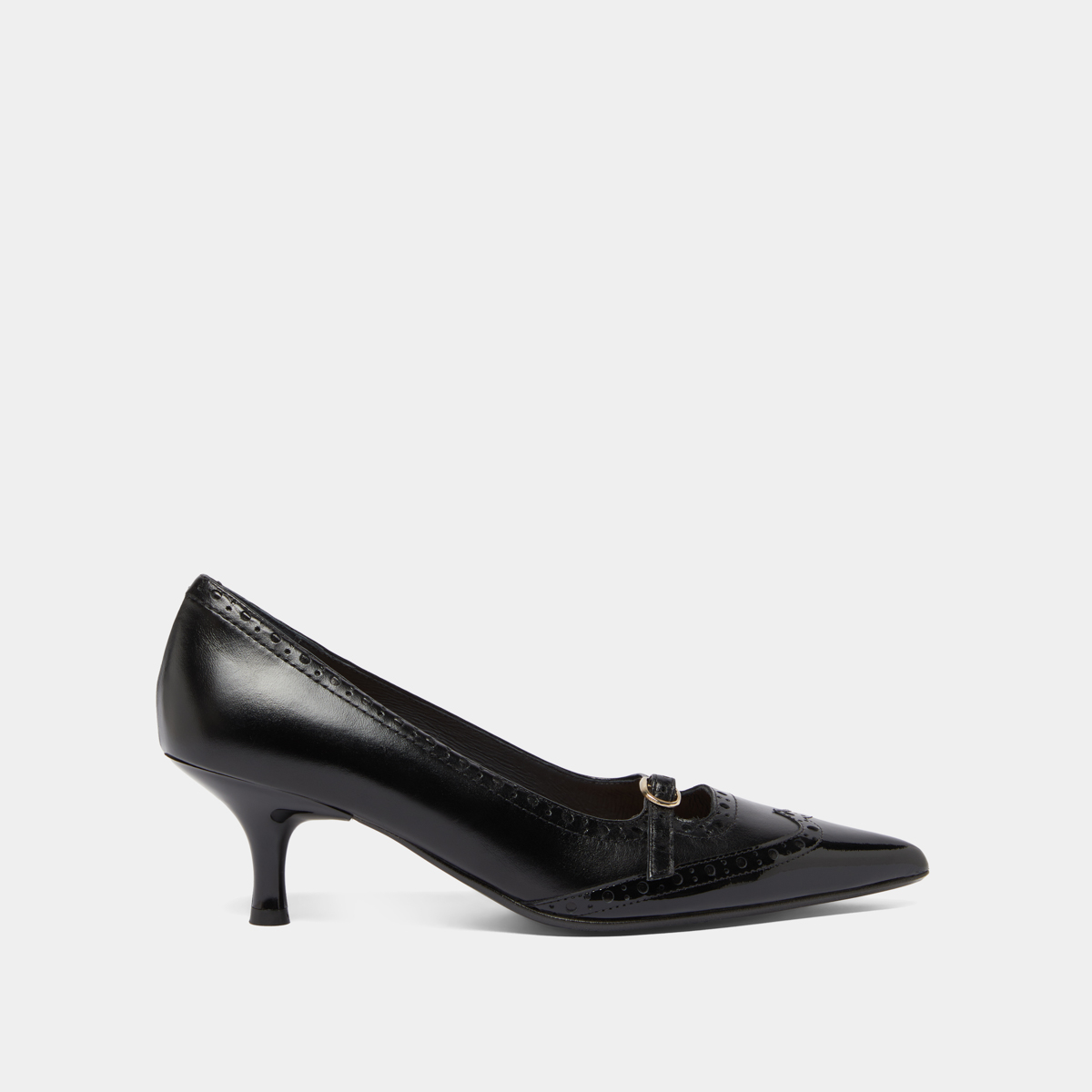 Escarpins à brides et détails perforés..... in black patent and black leather | DALTA