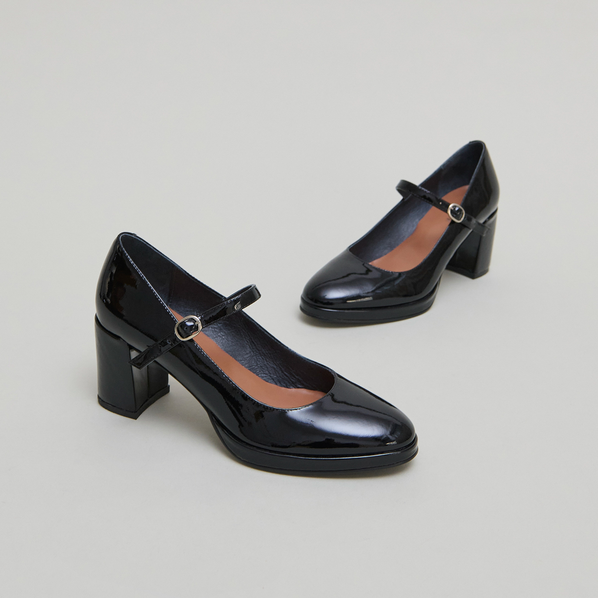 Babies à talons in black patent | DEBRE
