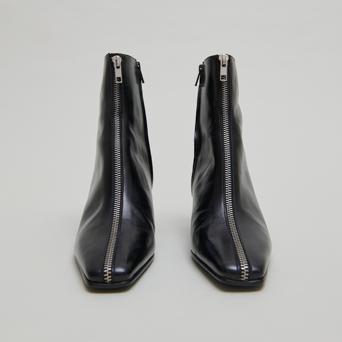 Bottines à talons et fermetures éclairs ... in black leather | DANZA