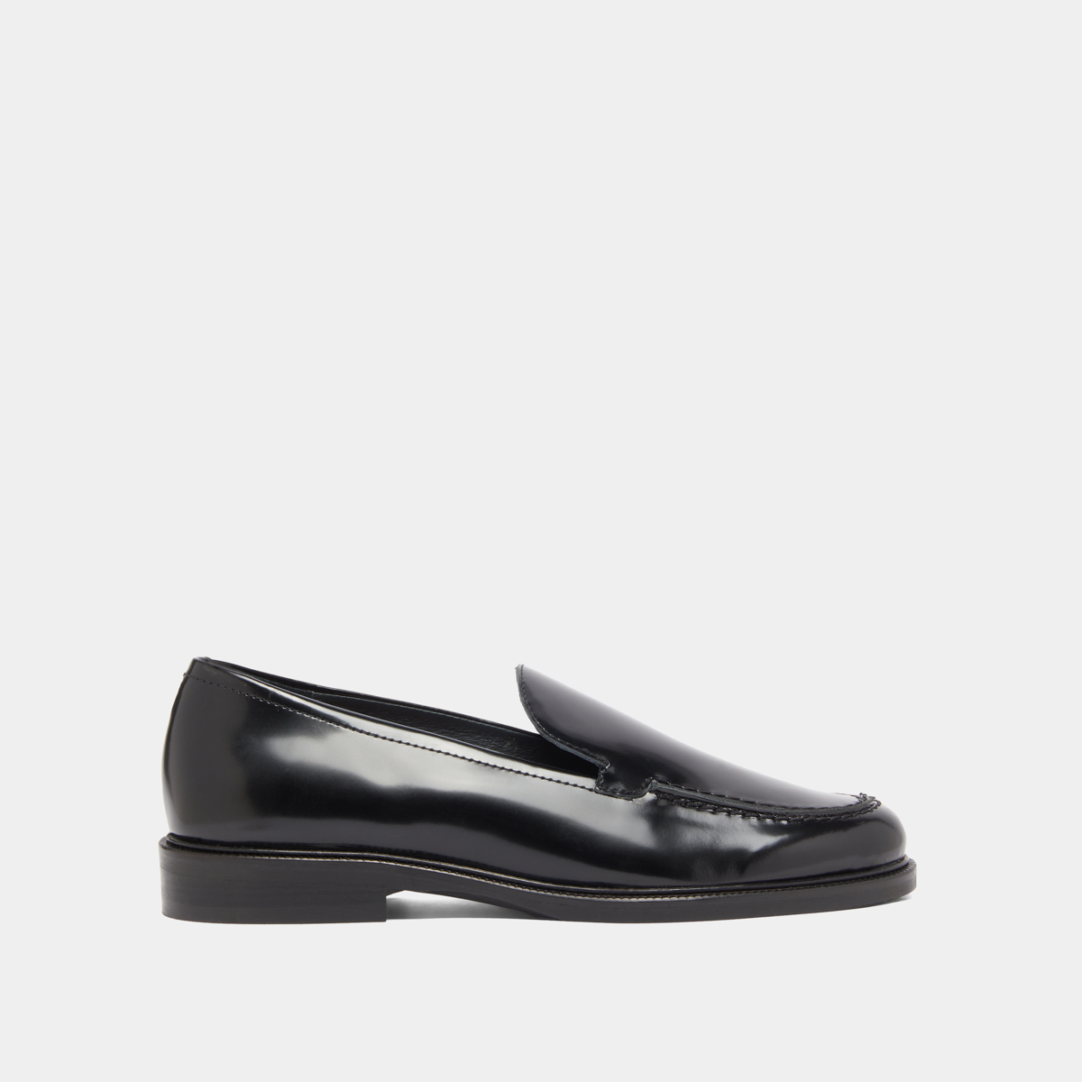 Mocassins à bouts ronds in black glazed leather | DIRNO