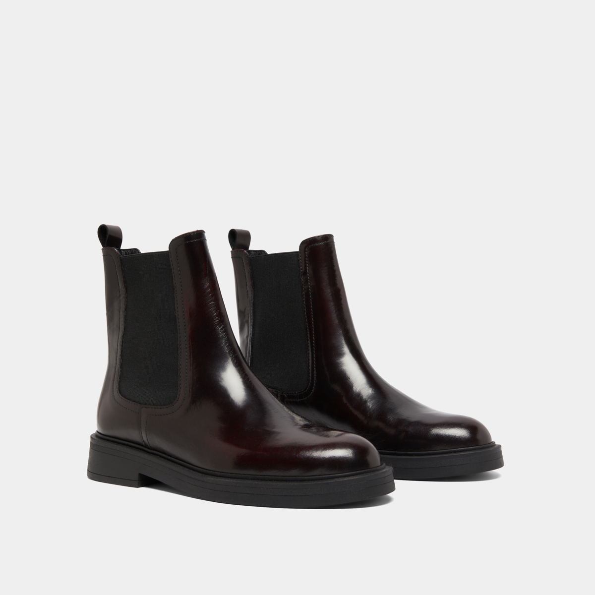 Lowboots with pointed toes in burgundy patinated leather | AGEN