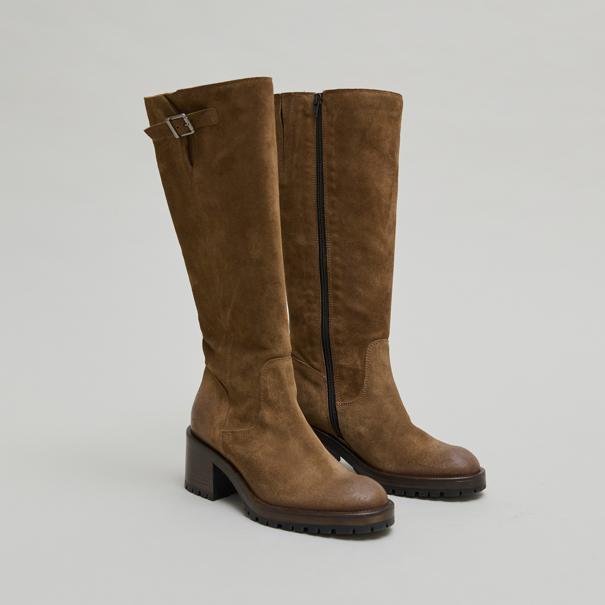Bottes &agrave; semelles crant&eacute;es in taupe suede | CECILIEN
