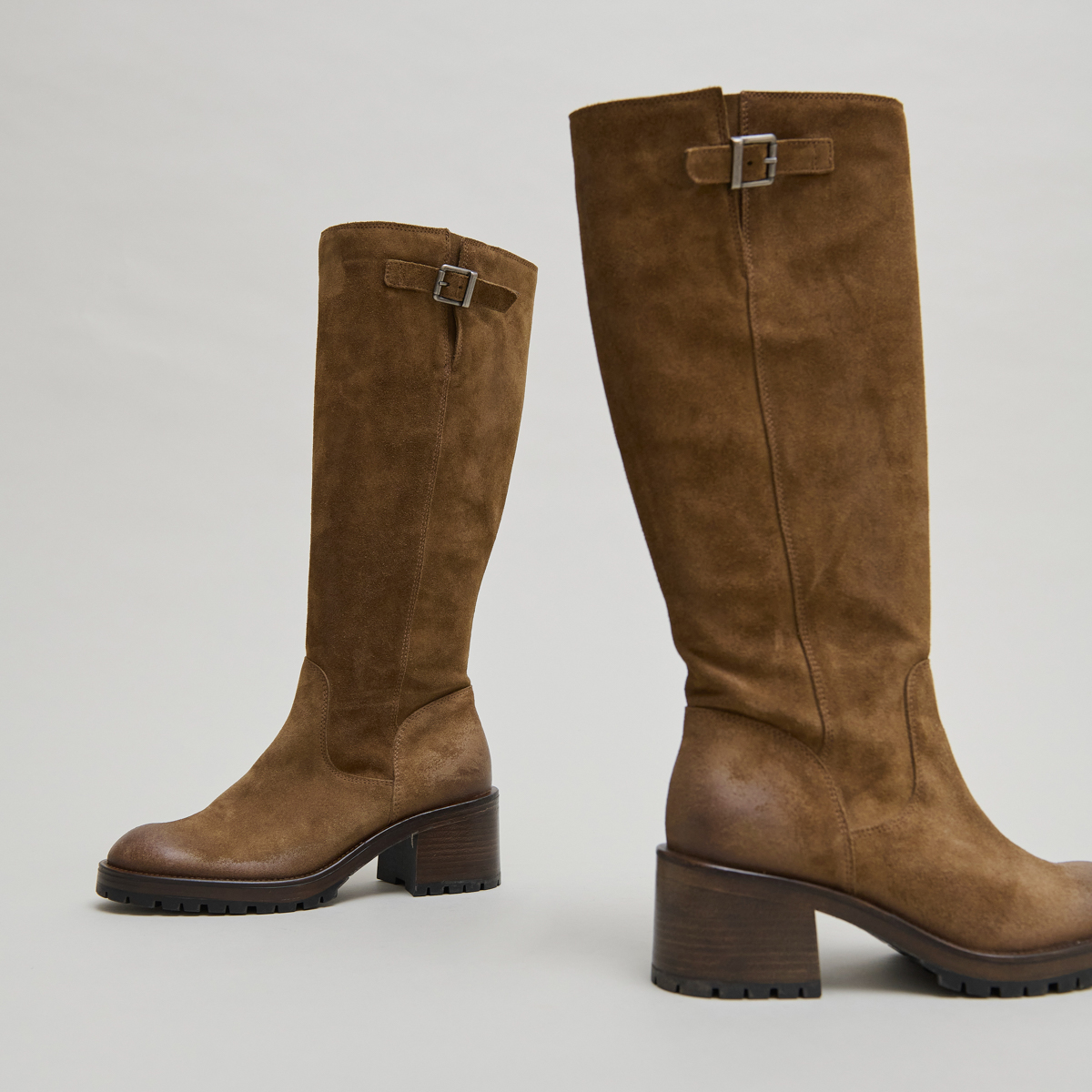 Bottes &agrave; semelles crant&eacute;es in taupe suede | CECILIEN